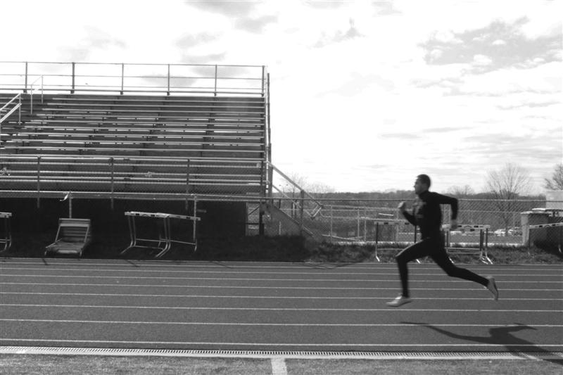 Track+and+field+sprints+into+season