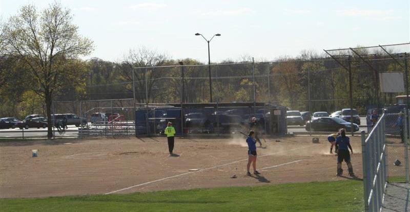 Softball+team+begins+season+with+high+hopes