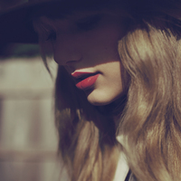 Taylor Swift's new album is expected to be a sucess.