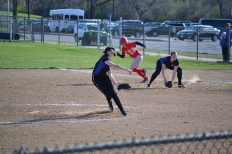 Softball keeps up the fight against the Mundelein Mustangs