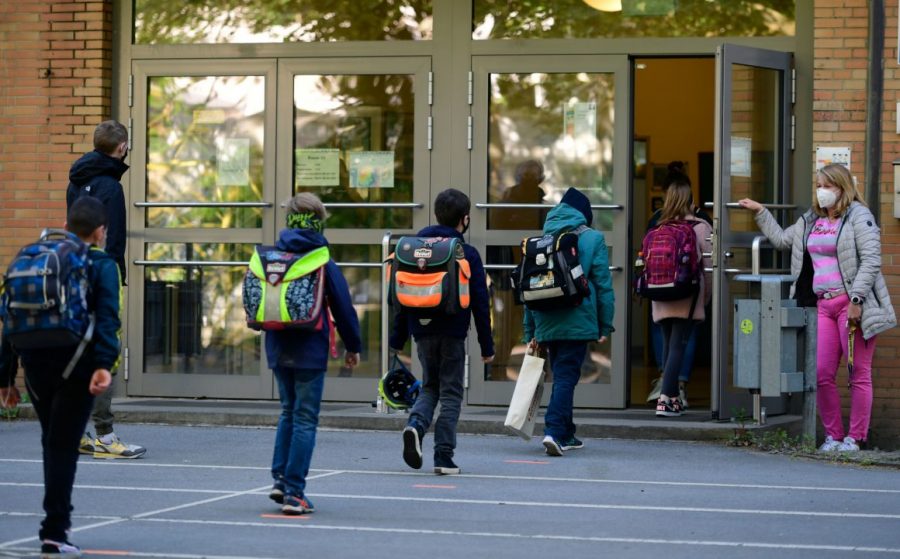 As freshmen enter their fourth week of school amidst an entirely new crowd during the pandemic, they reflect on their missed experiences entering high school for the first time. 
